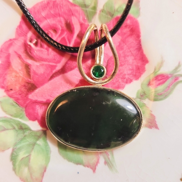 Elegant, Vintage-Style, Oval-Shaped Natural Moss? Agate Cabochon Pendant. - Picture 2 of 4